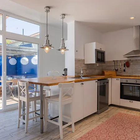 Mom's House - Surf & Family By Lovelystay Holiday home *